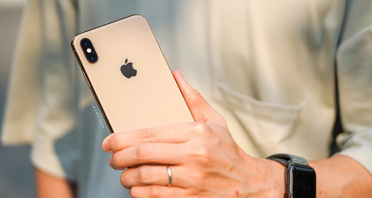 苹果XS手机值得购买吗？iPhone XS与XS MAX手机评测